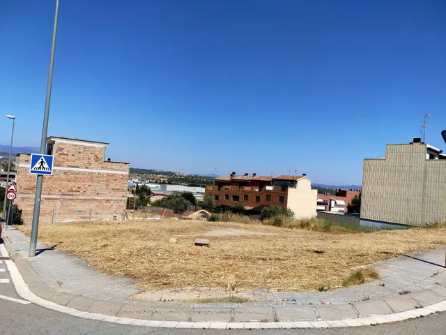 CASA DE OBRA NUEVA — 13