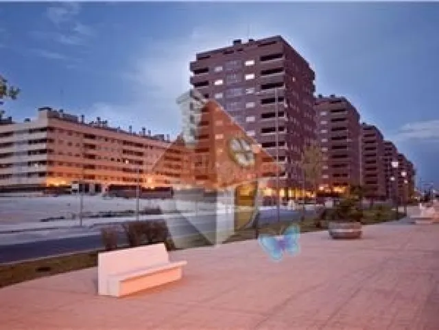 ALQUILER DE LOCAL COMERCIAL EN LA PRIMERA FASE - foto 2