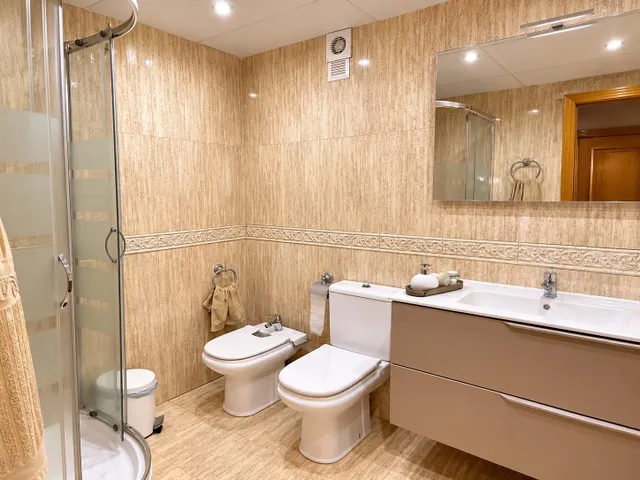 AMPLIO PISO REFORMADO DE 4 habitaciones CON BALCÓN Y ASCENSOR EN PICASSENT — 18