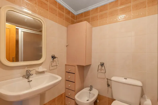 Bungalow planta baja con piscina y jardines en Los Balcones — 16