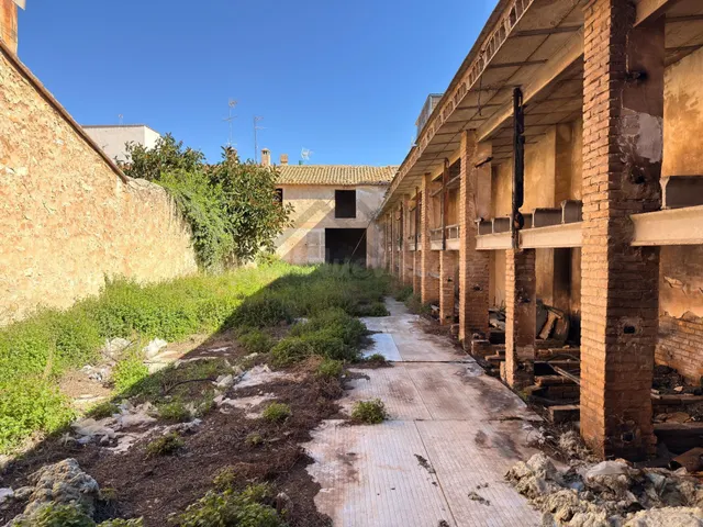 Parcela en el casco urbano del pueblo ideal para construir u