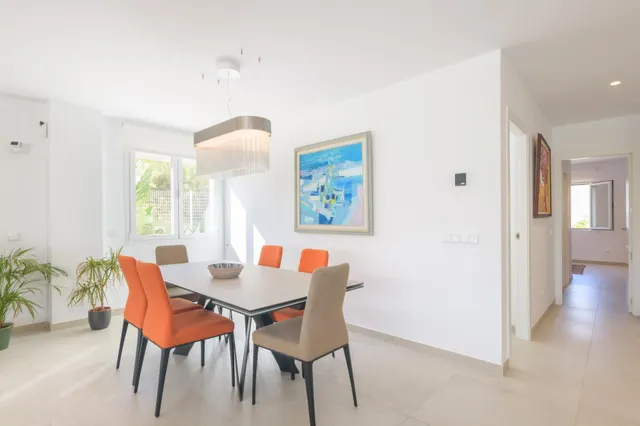 Impresionante vivienda de lujo en Benalmádena con vistas infinitas al Mediterráneo — 11