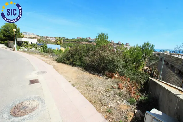 Parcela urbana con espectaculares vistas al mar — 8