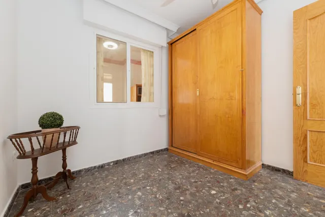 Piso de 3 dormitorios en Puerto de Estepona a 100 metros del paseo maritimo. — 22