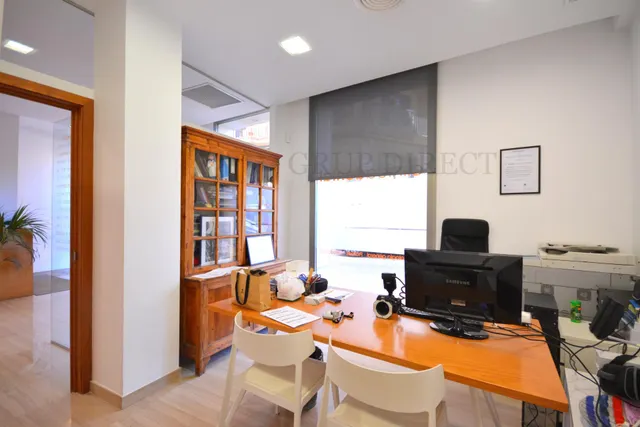 Se vende local de alto Standing 140m2 - foto 4
