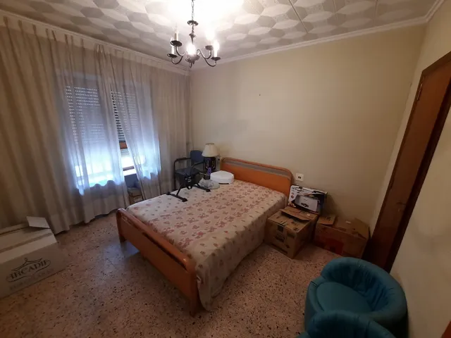 CASA CON PLANTA BAJA, PRIMERA ALTURA Y CAMARAS — 16