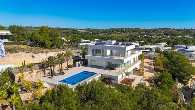 VILLA DE 5 DORMITORIOS Y 6 BAÑOS CON PISCINA PRIVADA EN LAS  - foto 5