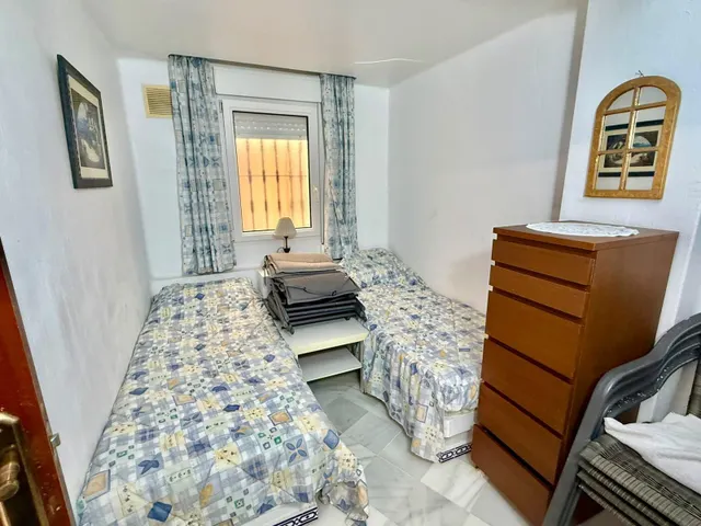 Apartamento con piscina comunitaria, Alicante, Torrevieja. 2 habitaciones, 66 m2, 200 metros del mar — 17
