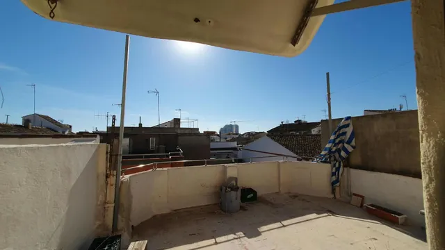 Casa de pueblo tradicional de 250 m2 en Canet centro: 3 alturas diáfanas para proyecto de rehabilitación a medida — 20