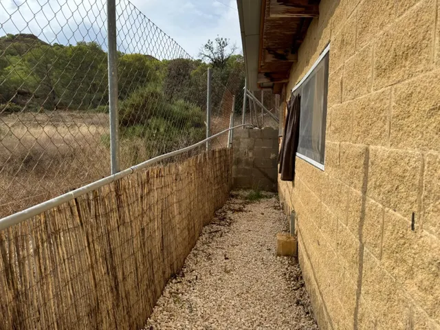 Finca rústica en proindiviso en La Alcoraya con casa prefabricada, piscina — 11