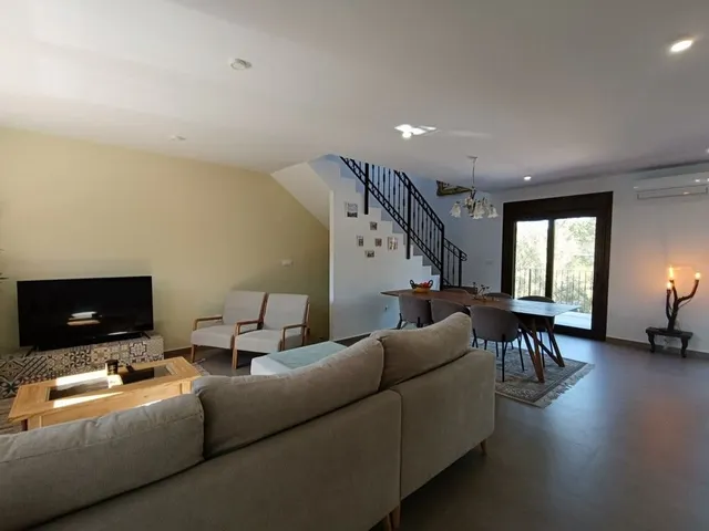 Villa 5 habitaciones 256m² en venta - Zona Pueblo — 46