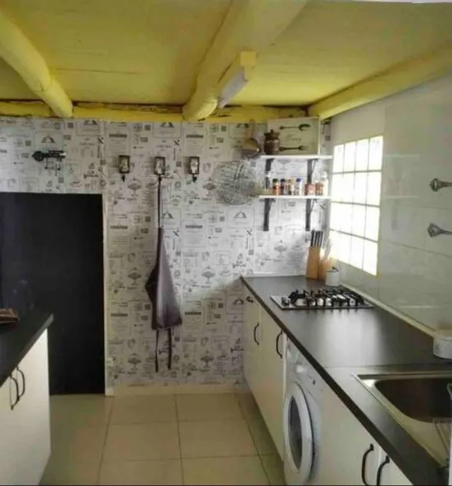 SE VENDE CASA DE DOS PLANTAS EN VALENCIA DE DON JUAN, COCINA, SALÓN, 3 HAB., BAÑO, ASEO Y PATIO. — 8