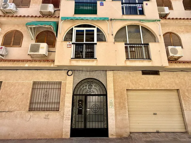 APARTAMENTO CON AMPLIA TERRAZA A SOLO 150 METROS DE LA PLAYA - foto 4