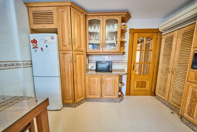 Espacio, calidez y terrazas para disfrutar: una casa con personalidad en Churriana de la Vega — 9