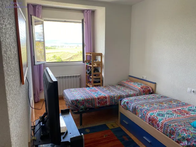 Adosado en Hormilla, tres habitaciones, dos baños, terraza de dieciocho metros. — 5