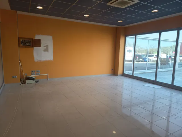 Nave con oficinas en ciudad del transporte — 6