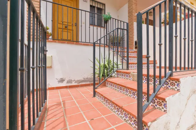 Bonita Casa en Cúllar Vega — 50