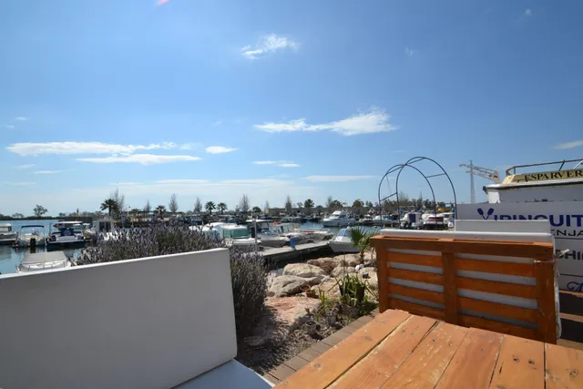 Local comercial 82m² en venta - Ajuntament — 15