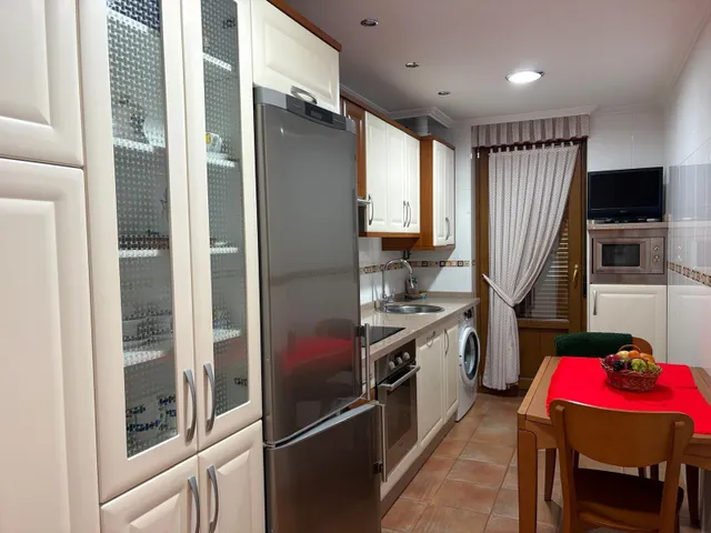 Se vende apartametamento seminuevo en el centro de Valencia de Don Juan, amueblado y equipado, cocina, salón, 2 hab., baño, aseo, ascensor, trastero y plaza de garaje — 19