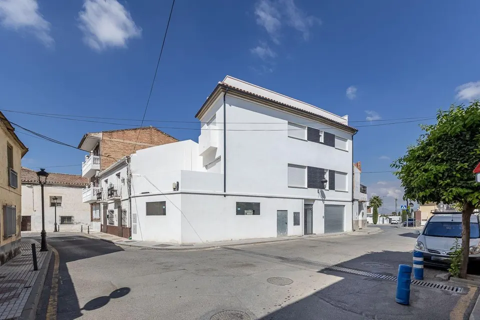 Edificio de nueva construcción en Churriana