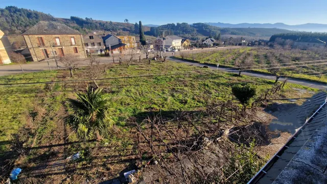 SE VENDA CASA CON TERRENO EN ARGANZA - foto 4