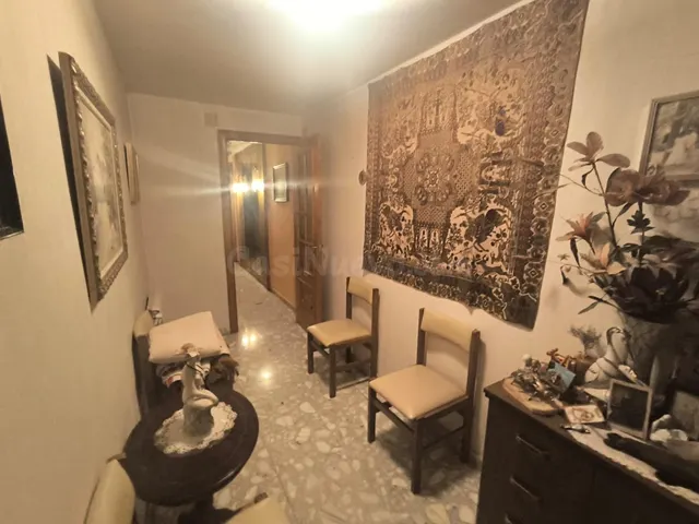 CASA ADOSADA EN VENTA CON 2 VIVIENDAS INDEPENDIENTES - foto 2