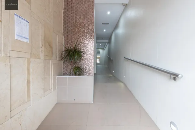 PISO DE 4 DORMITORIOS EN CAMINO DE RONDA — 33