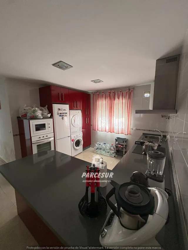 Finca de 1.250 m2 con 2 casas independientes y piscina — 24