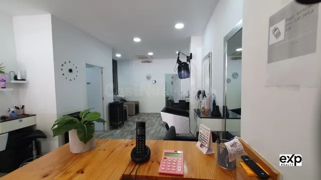 Traspaso: peluquería y otros servicios - foto 2