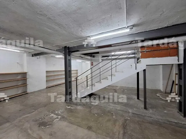 LOCAL EN ALQUILER EN CALLE ARCO — 19