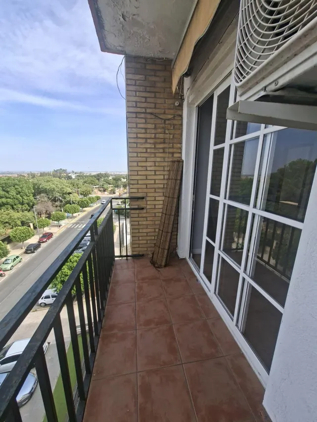 Vivienda con terraza y vistas despejadas — 11