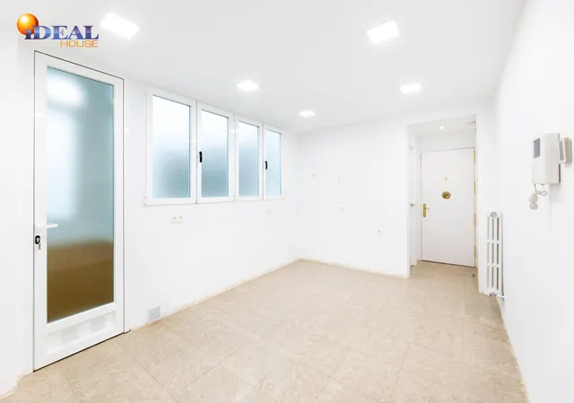 PISO DE 5 DORMITORIOS EN CALLE RECOGIDAS — 8