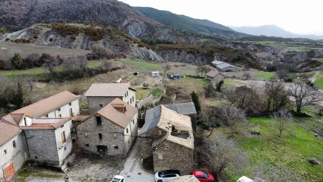 Casa tradicional de piedra para rehabilitar en lerés — 14