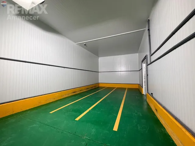 Nave industrial agroalimentaria equipada con cámaras frigoríficas y fotovoltaica — 25