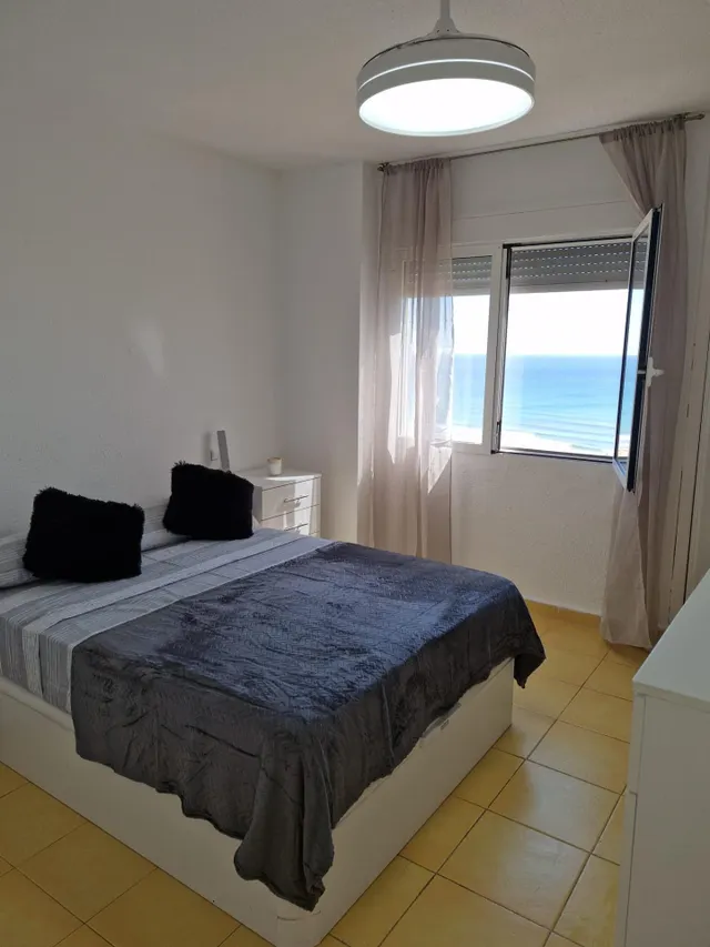 Alquiler en temporada baja. Playa de La Mata — 10