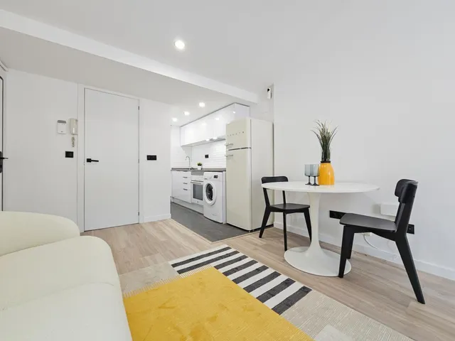 Atico con terraza privada en Calle de la Lluna (Ciutat Vella / El Raval) — 18