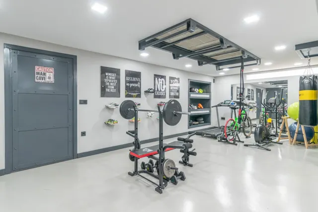 ¡Descubre el hogar de tus sueños en este espectacular chalet independiente! — 30