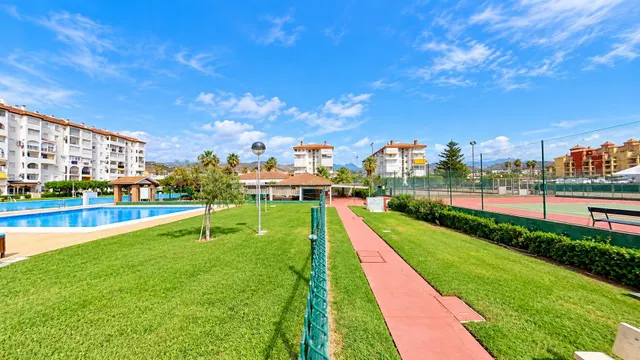 Exclusivo piso todo exterior en Laguna Beach, Torrox — 39