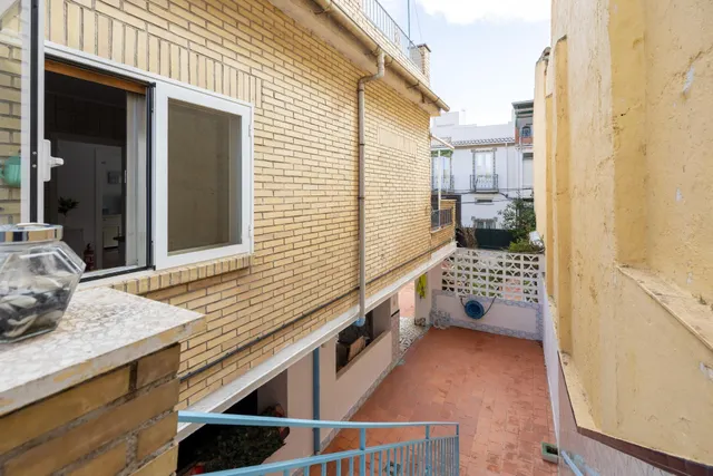CASA EN PLENO CENTRO DE ARMILLA — 33