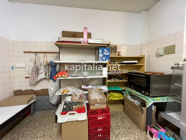 Local comercial en venta y traspaso zona Llombo — 4