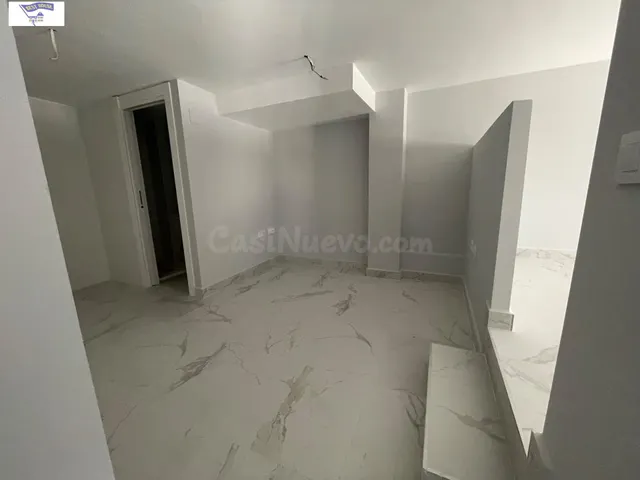 Local Comercial Dúplex Adaptable a Vivienda en Zona Carretas - foto 5