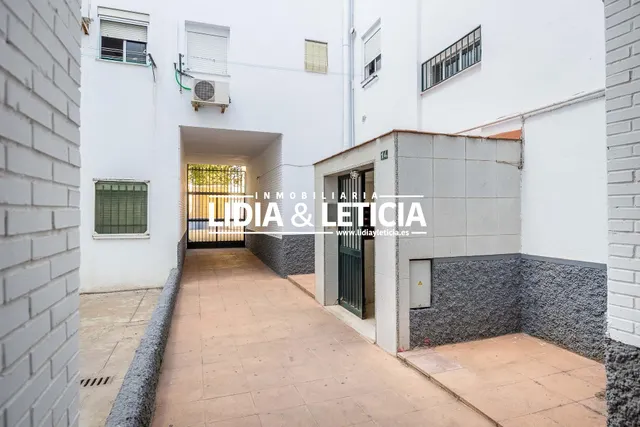 Piso en Alcalá de Guadaíra zona La Paz con ascensor — 33