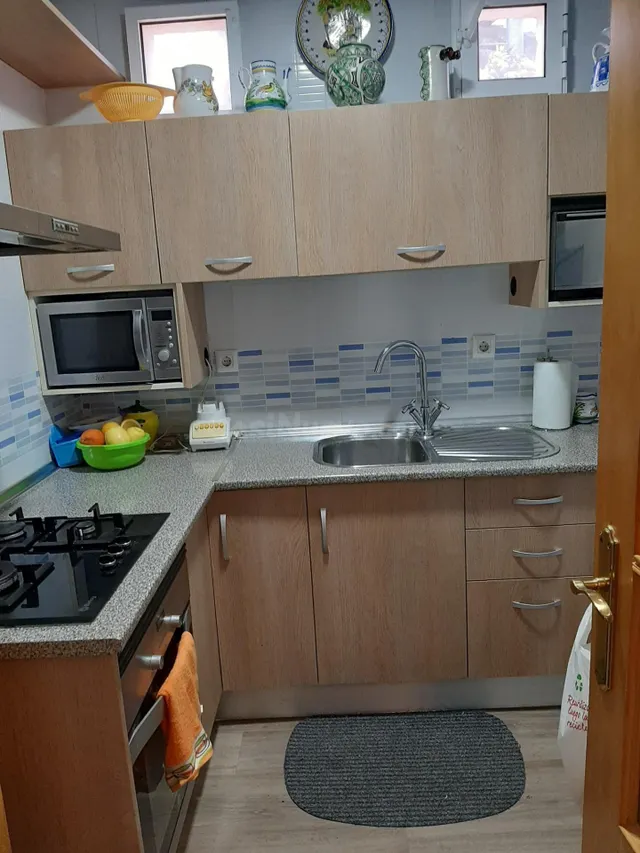 Apartamento Reformado a Pasos de la Playa de Poniente - foto 3
