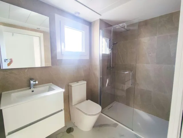 APARTAMENTO A ESTRENAR EN PRIMERA LINEA Y CON VISTAS AL MAR  EN RESIDENCIAL POSIDONIA — 30