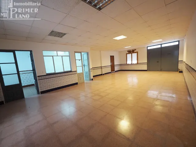 Amplia Casa en Tomelloso con Garaje Privado y Buhardilla — 10