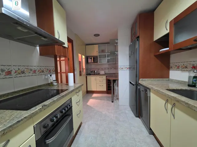 Gran piso de 3 dormitorios y 2 baños en la mejor ubicación — 24