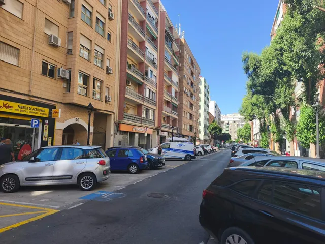 VIVIENDA REFORMADA CON ASCENSOR Y SERVICIO 3 DORMITORIOS — 33