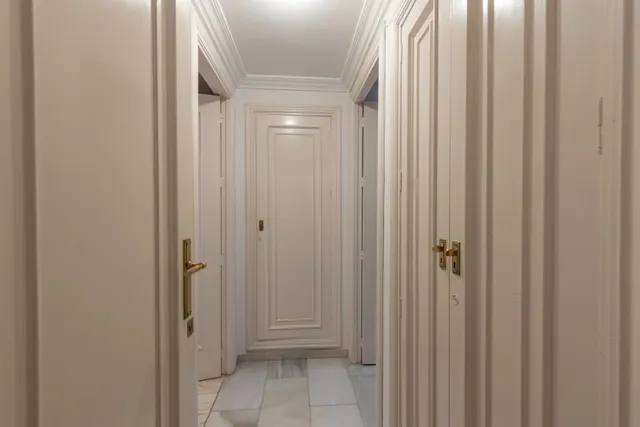 Exclusivo piso señorial con terraza en el Paseo del Salón (Cuesta de Escoriaza), con cochera y trastero. — 31