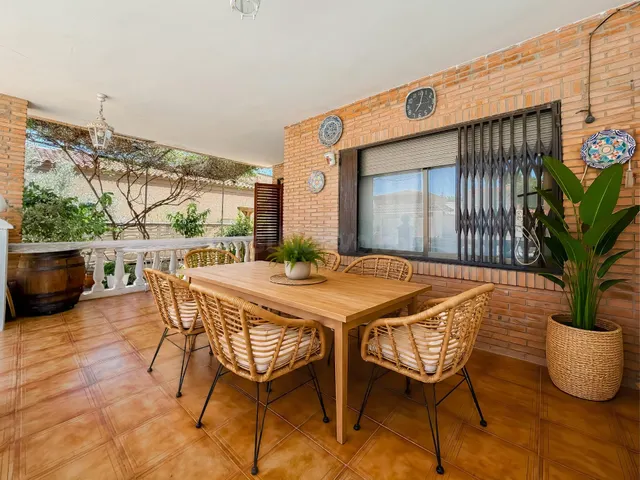 CHALET A LA VENTA CON PISCINA EN L'ELIANA - foto 3