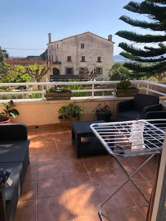 CASA ADOSADA CON PISCINA COMUNITARIA EN LA TORREGASSA SANT J